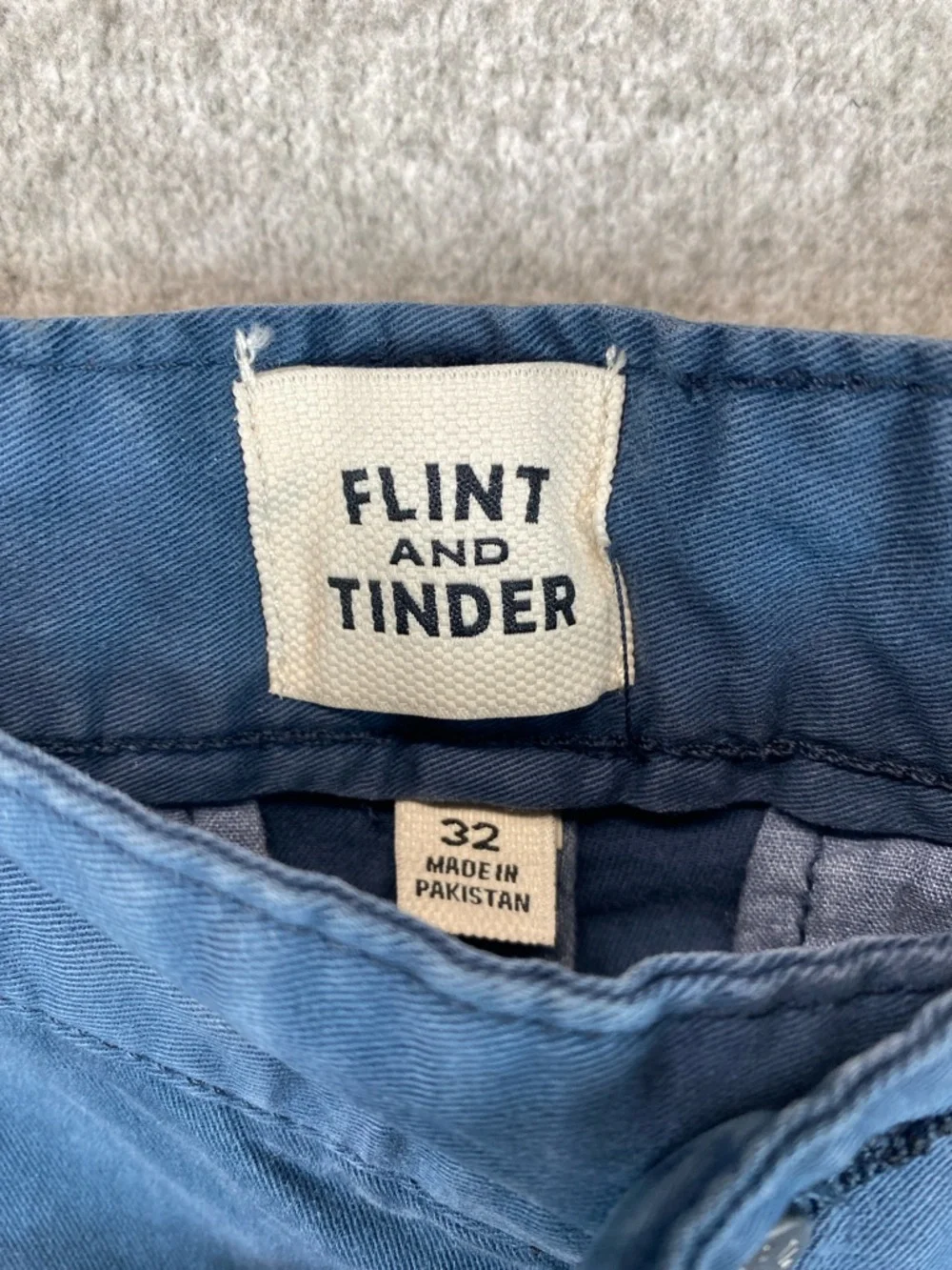 Flint and Tinder Flat Front Shorts Mens 32 Blue Chino 7.5” Inseam Casual Preppy